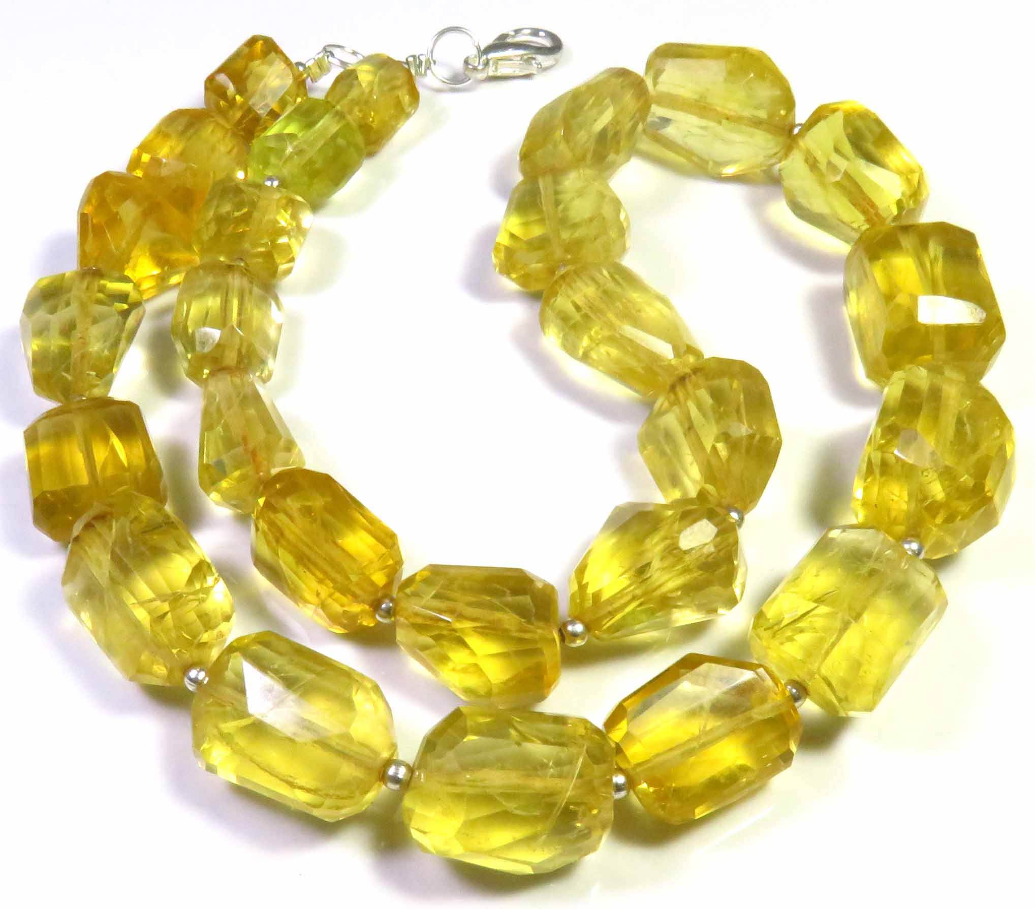 สีเหลือง