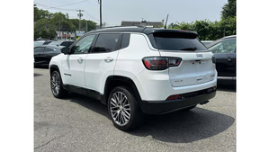 Jeep Compass Limited 4WD 2022, Usado en Excelentes Condiciones - Product Image 5