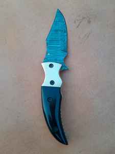 Damascus Phantom Folding Knife For Hunting Use - Product Image 4
