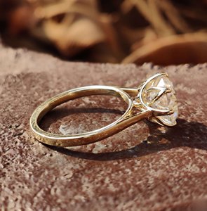 Anillos DE BODA cultivados en laboratorio de compromiso de corte portugués para mujer hechos en oro sólido de 10kt - Product Image 4