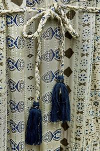 Vente en gros de robes portefeuille décontractées de grande taille pour femmes avec un look élégant pour toute occasion au meilleur prix d'Inde - Product Image 6