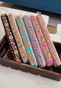 Fait sur mesure en six lacets en organza brodés en couleurs avec paillettes multicolores de largeur écologique de 100mm - Product Image 6