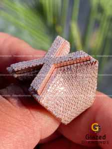 Elegante anillo Hip Hop personalizado recién llegado Iced Out hecho en oro rosa de 10kt con diamantes de moissanita de claridad VVS mejorados - Product Image 2