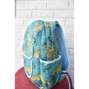 Mochila con Estampado de Leopardo Azul, Desmontable, Espaciosa, Elegante, de Algodón Hecho a Mano, Antirrobo, Impermeable, con Cierre USB, a Rayas, Moderna - Product Image 1