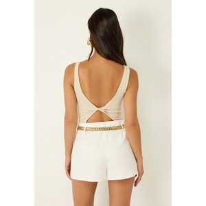 Body Casual Beige con Cuello en V y Logotipo Frontal - Product Image 6