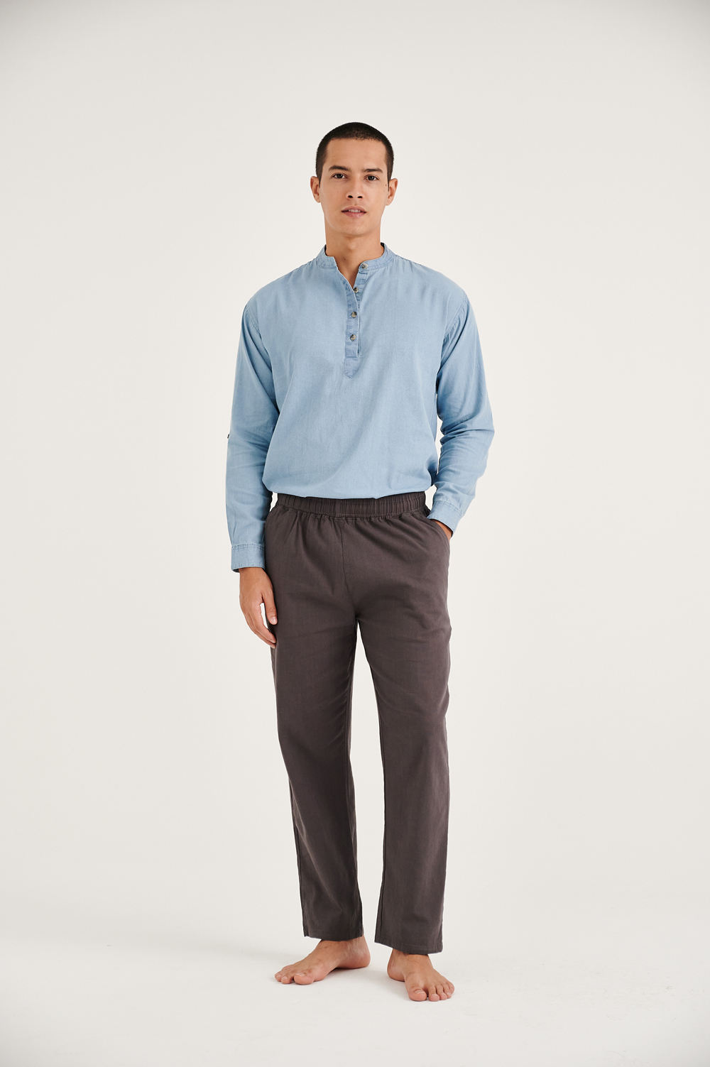 สีเทาเข้ม