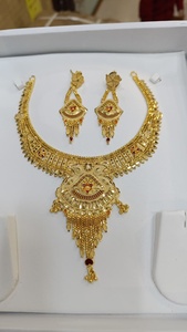 Ensemble de collier ras du cou en or pour femmes ensemble de collier ras du cou traditionnel indien parfait pour les occasions de mariage et de fête - Product Image 4