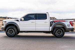 F-150 Rapt0r 2021, moteur V6 turbo de 450 ch, packs Power Tech et carbone, blanc Oxford - Product Image 3