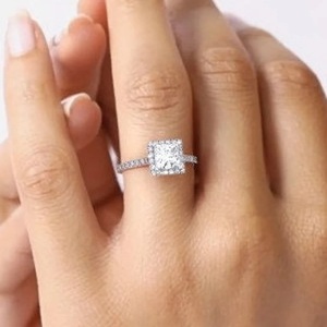 Bague de fiançailles et de promesse en or blanc massif 10 carats sur mesure de 7mm taille princesse cultivée en laboratoire pour cadeau - Product Image 6