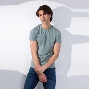 Fabricant de t-shirts en coton personnalisés, 180 GSM, 100% coton, manches courtes, col rond, t-shirt uni, impression OEM, t-shirt décontracté unisexe - Product Image 5