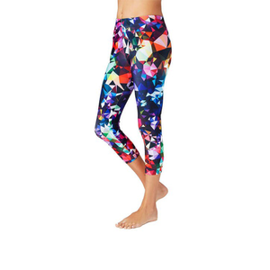 Leggings personnalisés à impression par sublimation pour femmes Leggings d'entraînement de fitness avec logo à la taille et motif solide vente en gros - Product Image 1