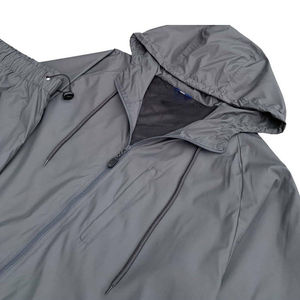 Ropa Hombre Estilo Venta al por mayor Conjunto cortavientos Unisex Logotipo personalizado Zip Up Chándales impermeables Color de contraste Ropa de invierno - Product Image 5