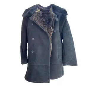 Mantel kulit domba "polushubka" grosir dari produsen mantel musim dingin untuk dijual