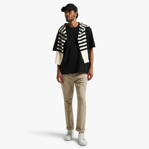Camiseta Corta Cuadrada, 185 GSM, 100% Algodón, Suave, Cómoda, Transpirable, Ropa Casual Moderna, Proveedor de Fábrica de Marca Privada OEM - Product Image 2