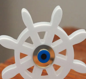 Décor de bureau de roue de bateau blanc avec mauvais œil sur plexiglas givré 107x107x8mm Qualité Meilleur décor de roue de bateau nautique fait main - Product Image 2
