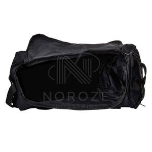 Bolsa de lona deportiva para uso en exteriores de gran capacidad personalizada de alta calidad, bolsa deportiva impermeable hecha en Pakistán - Product Image 3