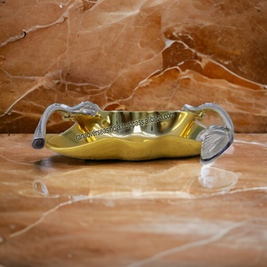 Plateau à fruits personnalisé de luxe, moderne et élégant en métal plaqué or Plateau de service décoratif avec poignée en forme de feuille pour centre de table - Product Image 6