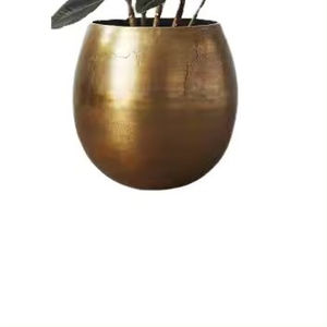 Best Selling Home Decorative <b>Planters</b> Hammered Metal <b>Planter</b> With Handle New Arrival Attractive Design Plants Pot - Product Image 6