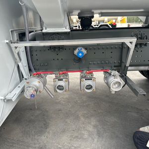 Camion-citerne de ravitaillement aérien de 20 m³ pour carburant d'aviation, idéal pour les services au sol des aéroports - Product Image 6