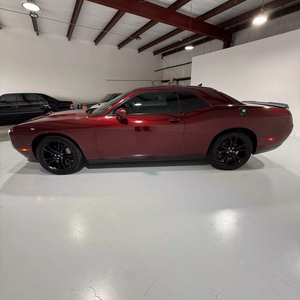 Dodge Challenger SXT Plus RWD 2017 Usado (LHD/RHD) - Product Image 5