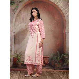 ชุดคุर्ตาผ้าเรยอนสีขาวสำหรับผู้หญิงสไตล์ลำลอง พร้อมกางเกงปาลาซโซ่ แขนสามส่วน ผ้าเครปพิมพ์ลาย - Product Image 3