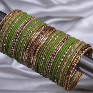 Brazaletes Kundan Hechos a Mano con Colores y Tamaños Personalizables |   Elegante Joyería para Novia y Uso Diario |   Regalos Perfectos para Ocasiones Especiales - Product Image 4