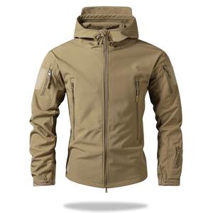 Vêtement de sport pour homme, veste softshell décontractée de haute qualité avec couture réfléchissante - Product Image 6