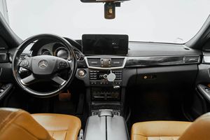 Mercedes-Benz E550 4Matic Sedán Usado, Año 2011 - Product Image 4
