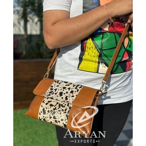Bolso bandolera de piel auténtica con estampado de animales y pelo de estilo occidental para mujer, bolso bandolera de lujo de alta calidad al por mayor, novedad - Product Image 1