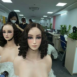 วิกผมดิบแท้จากเวียดนาม100% เรียงตามหนังและเรียบลื่นสไตล์ลอนลึกที่มีขนาดเต็มปานกลางสำหรับหมวกลูกไม้ - Product Image 2