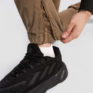 Pantalon de jogging Trek en coton 100% coupe ample avec plis, style décontracté chic, logo personnalisable, couleur beige, tailles XL à 6XL, taille mi-haute - Product Image 6