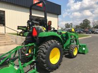 Tracteur John Deere 25hp 3025D d'occasion de 2022 pour une utilisation polyvalente disponible