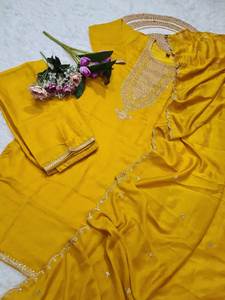 Salwar Kameez en soie Rangoli moderne et de qualité supérieure pour les mariages, avec broderie sur toute la longueur, bordure en piping Butta, réversible, toutes saisons - Product Image 6