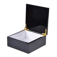 Boîtes d'emballage rectangulaires de luxe personnalisées en laque marron pour dattes et bonbons, avec plaque métallique en bois, Saison 2020, KSA Riyad