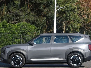 Toit ouvrant métallique automatique EV5 2024, sièges en cuir, batterie au lithium, fonctionnalités premium - Product Image 6