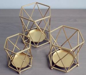 Nouveau bougeoir géométrique en métal - Product Image 1