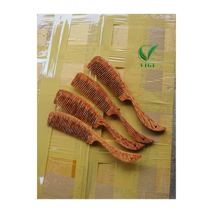 Desbloquea la belleza de la naturaleza: peines de madera de coco hechos a mano vietnamitas para un cabello más fuerte, saludable y sedoso - Product Image 4