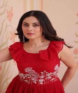 Robe indienne festive Designer soie et séquence travail pour la fête ethnique Look prêt à porter robe de fantaisie travail de broderie - Product Image 4