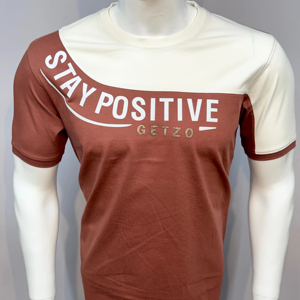 Getzo Camiseta de punto de mezcla de algodón para hombre de 260g Stay Positive Printed Colorblock Casual Camiseta de cuello redondo en dos tonos - Product Image 1