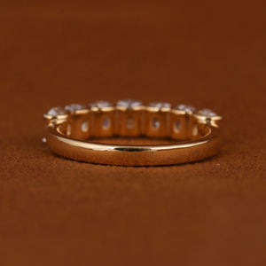 Bague de mariage unisexe en or platine certifiée sans conflit bande de diamant de mariée coussin d'éternité complète coupe laboratoire cultivé classique - Product Image 4