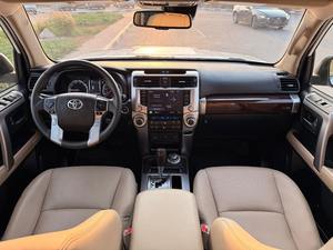 Cámara Trasera Automática con Interior Oscuro para Limited 44 2020, Nueva a la Venta - Product Image 2