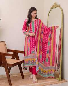 Salwar Kameez pakistanaise de haute qualité avec Dupatta assorti pour le mariage et la fête à des prix abordables - Product Image 3
