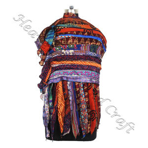 Châles/écharpes en soie vintage 15 bandes faits à la main, fabricant indien de gros recyclé, patchs de sari, couleur de l'écharpe réversible - Product Image 4