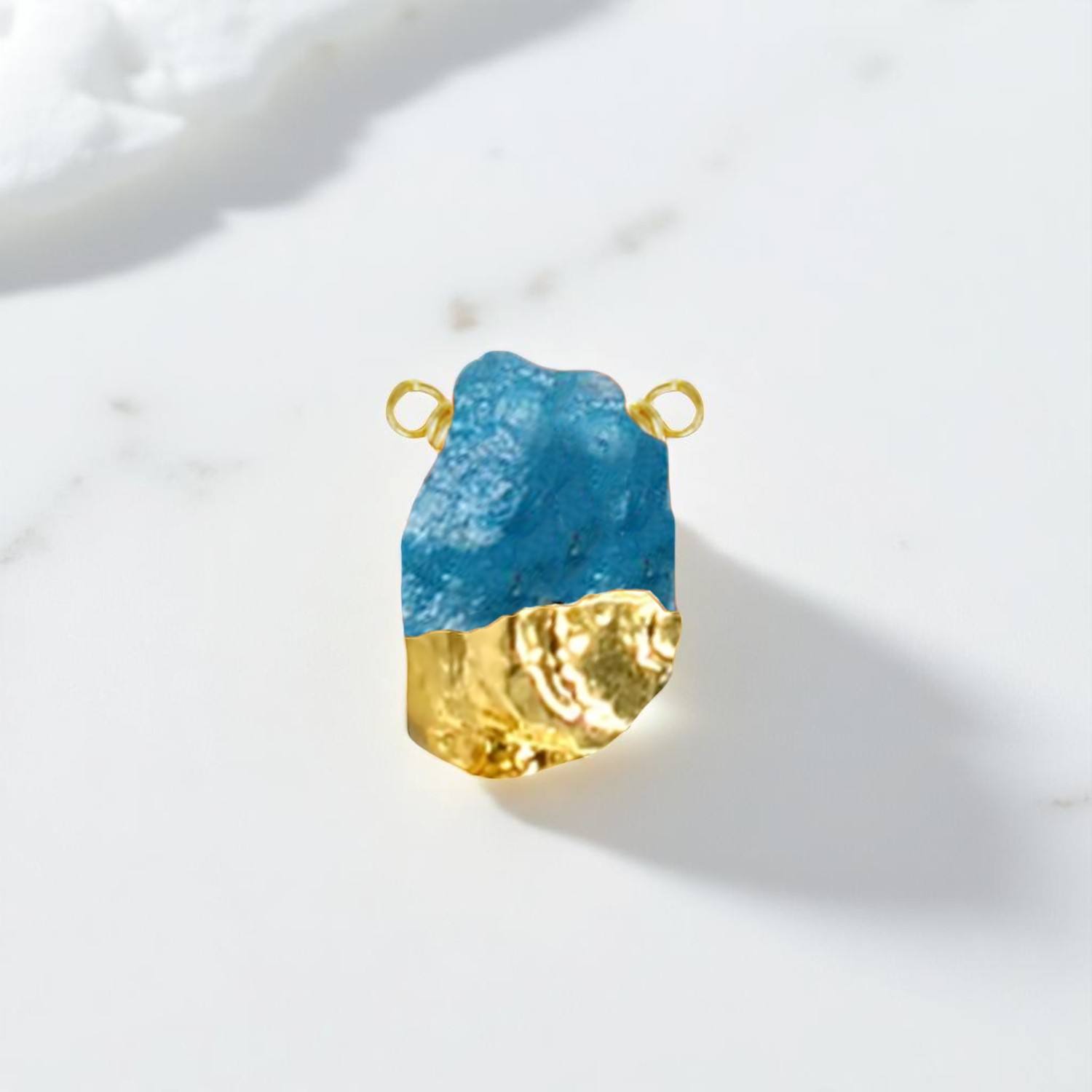 นีออน apatite