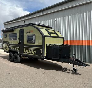 Camioneta Todoterreno Usada Xplore 4x4 con Remolque de Viaje Mini de Aluminio, Diseño Impermeable, Capacidad para 8 Personas, en Venta - Product Image 4