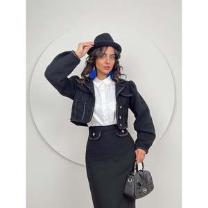 Conjunto de Dos Piezas para Mujer Miss Janell, Falda y Top de Tweed Negro con Detalle de Abertura, Estilo Elegante para Oficina, Modelo 1027, Perfecto - Product Image 2