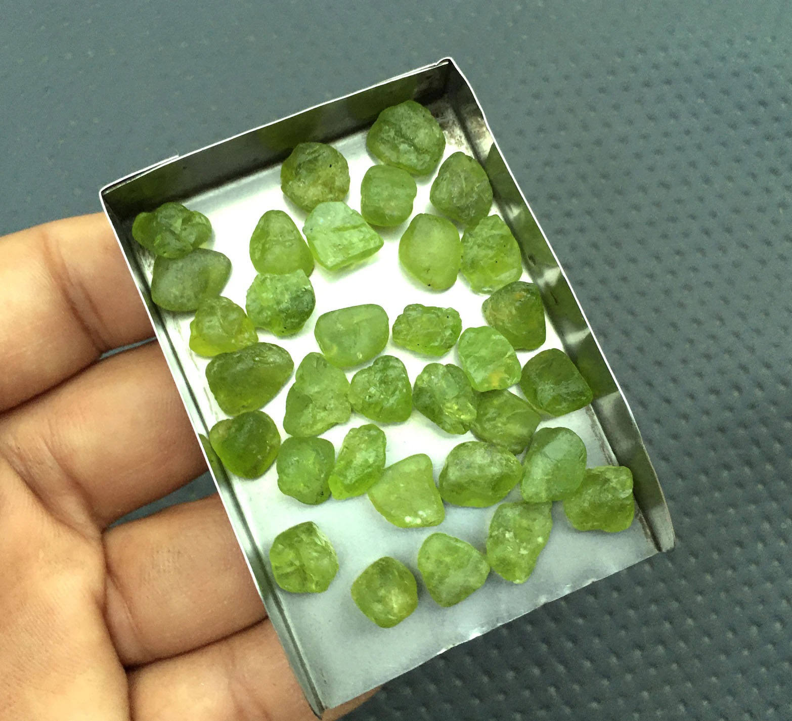 สีเขียว