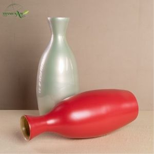 Vase en bambou enroulé Art Déco artisanal avec finition laquée écologique Décoration de table durable pour la maison et l'usage commercial - Product Image 1