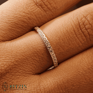 Anillo de boda de media eternidad con diamantes de corte redondo para mujer - Product Image 4