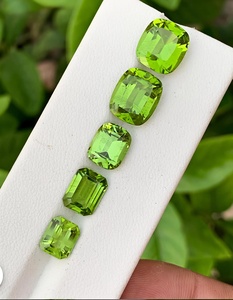 Gema de Peridoto Facetada de Primera Calidad - Gemas de Peridoto de Color Verde Intenso - Piedra Natural Tallada, Regalo Perfecto para Ella - Product Image 2